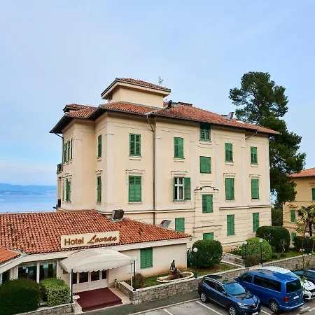 Hotel Lovran لوفغان
