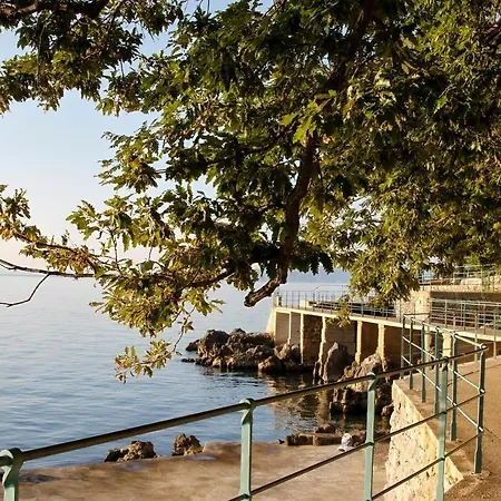 فندق Hotel Lovran