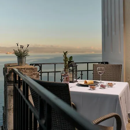 Hotel Lovran فندق 3*