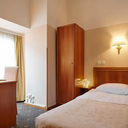 فندق Hotel Lovran لوفغان